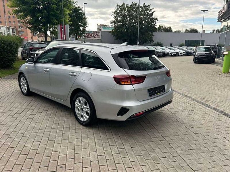 Kia Ceed / cee'd CEE'D SW 1.5T AUTOMATIK SPIRT GLASSCHIEBEDACH