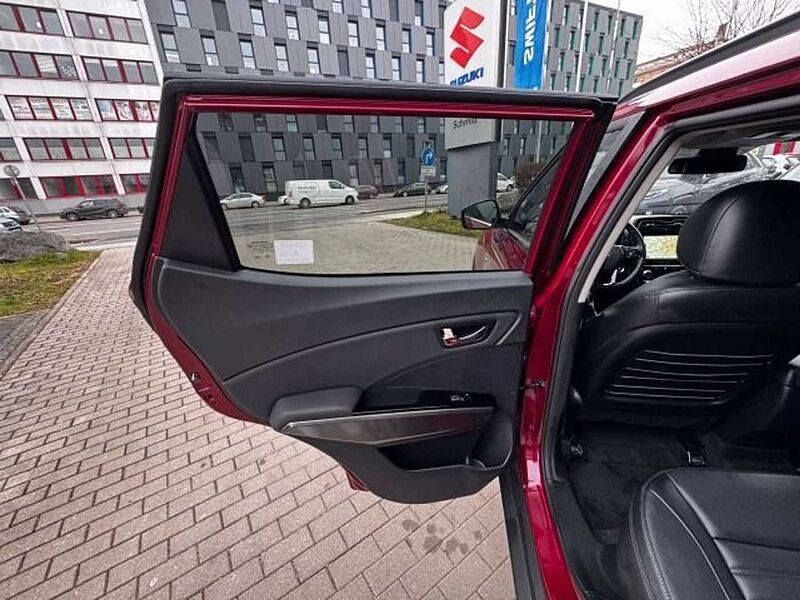 SsangYong Tivoli TIVOLI 1.6 XDi ALLRAD AUTOMATIK AHK